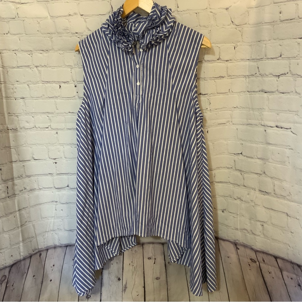 NWT STYLE SLEEVELESS TOP